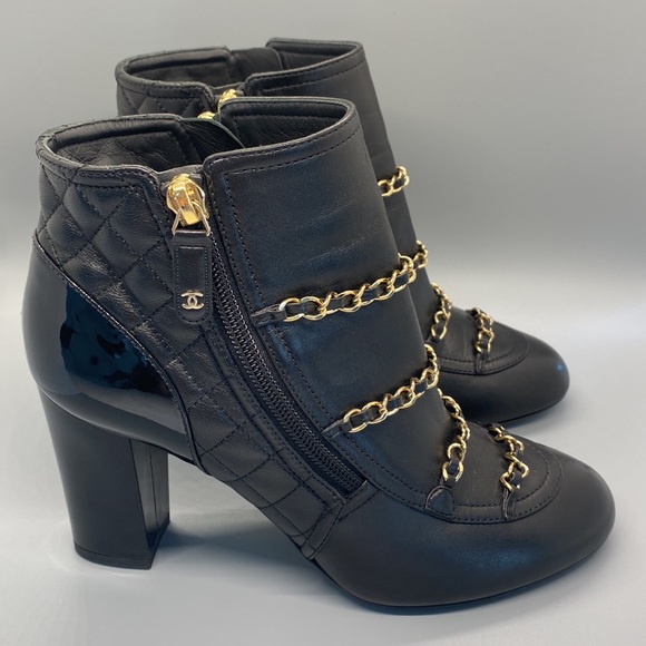 CHANEL Interlocking CC Logo Boots Authentic - Picture 5 of 16